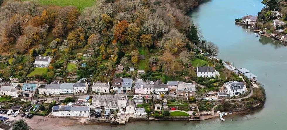 Roofing services in Noss Mayo